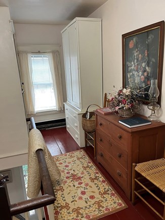 Close to Wellfleet library Cape Cod vacation rental - 