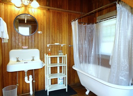 Dennisport Cape Cod vacation rental - Full bathroom with shower and tub