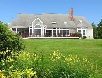Chatham, downtown Cape Cod vacation rental - Play together in the large backyard and enjoy your privacy