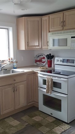 Wareham MA vacation rental - Kitchen. Double Oven, microwave and dishwasher.