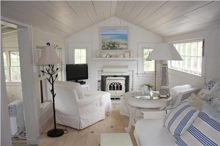 Dennis Bayside Cape Cod vacation rental - The family room is 20 ft. long with cathedral ceilings