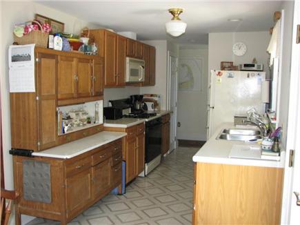 Old Village, Chatham Cape Cod vacation rental - Full equipped kitchen