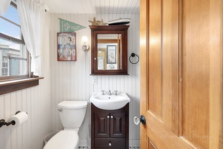 Orleans Cape Cod vacation rental - Guest apartment full bathroom