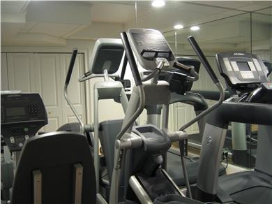 Kingston MA vacation rental - Lifting weights makes you bigger and this gym keeps your figure!