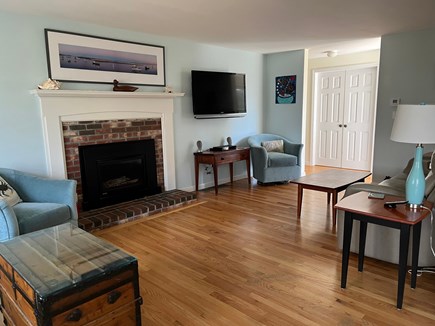 Walk to Downtown Chatham Cape Cod vacation rental - Living Room