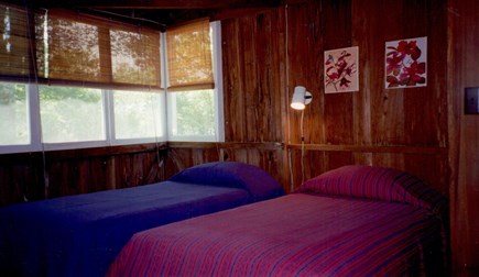 Ashumet Pond, Mashpee Cape Cod vacation rental - Twin bedroom #1