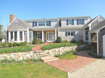 Brewster Cape Cod vacation rental - Curb view shows brick work and fastidious landscaping