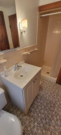 50 cove road Eastham ma Cape Cod vacation rental - Bathroom