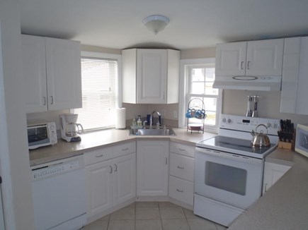 Marshfield, Brant Rock MA vacation rental - Fully kitchen w dishwasher, microwave, toaster oven  and icemaker