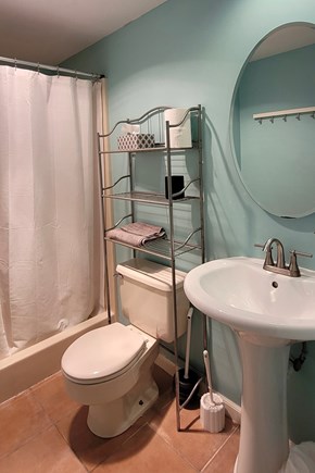 Orleans Cape Cod vacation rental - Lower bathroom