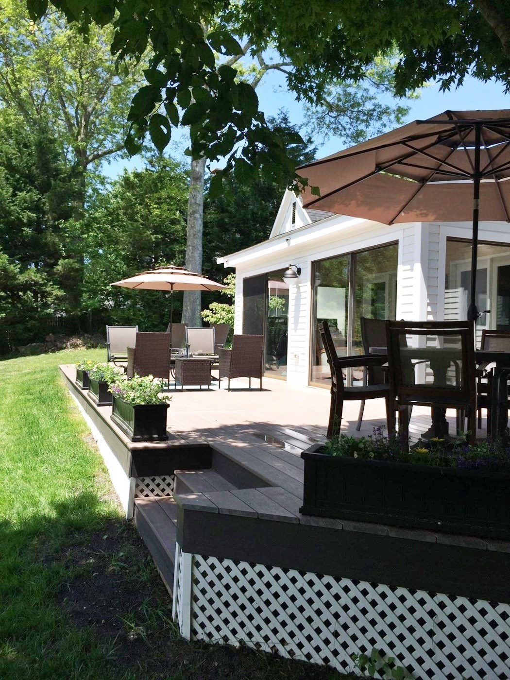 Chat Area and Dining