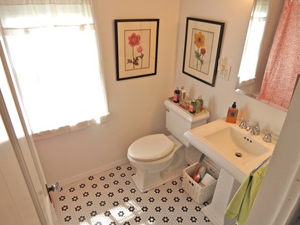 Brewster Cape Cod vacation rental - Full bath upstairs
