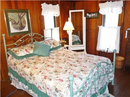 Falmouth Heights Cape Cod vacation rental - Comfortable front bedroom