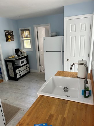 42 Hiawatha Road Harwichport Cape Cod vacation rental - Cottage kitchen