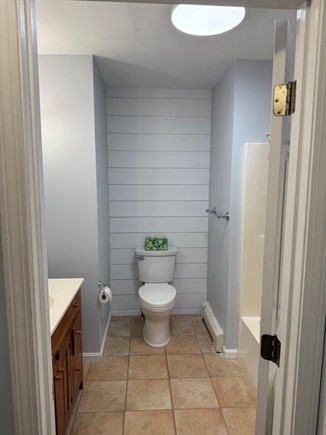 Brewster Cape Cod vacation rental - Family bathroom