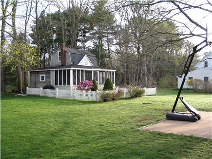 Cotuit, middle of quiet village Cape Cod vacation rental - ID 24540