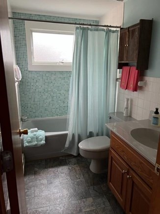 Harwich Port Cape Cod vacation rental - Full master bathroom with tub