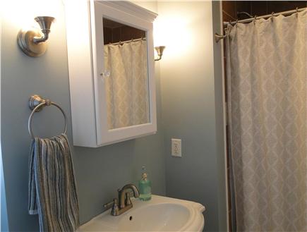 Harwich Port Cape Cod vacation rental - One of the two upstairs full bathrooms