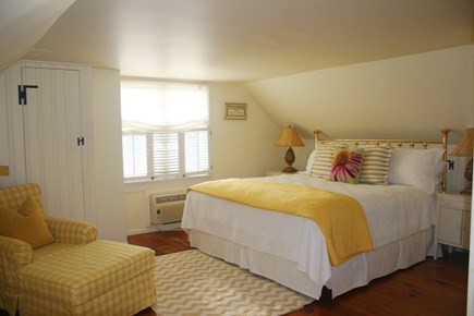 East Sandwich Cape Cod vacation rental - Pretty 2nd Bedroom on 2nd flr with King bed & cozy twin built-in