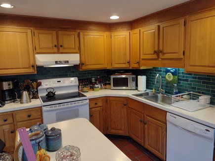 Wellfleet Cape Cod vacation rental - Kitchen with island