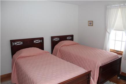 Eastham, First Encounter - 3893 Cape Cod vacation rental - First floor bedroom with twins