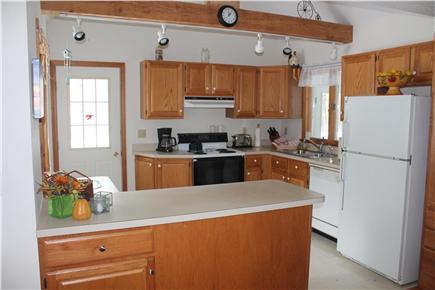 Eastham, First Encounter - 3893 Cape Cod vacation rental - Eat in kitchen