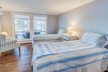 Cotuit Cape Cod vacation rental - Bedroom 2: two twin beds and an en-suite bath