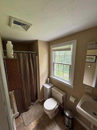 Harwichport/So Harwich, on cul Cape Cod vacation rental - Full bathroom in South wing