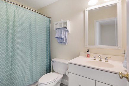 Scargo Hill/Dennis Village Cape Cod vacation rental - Bathroom