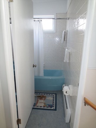 Falmouth Cape Cod vacation rental - Bath