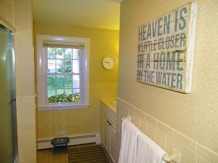Bass River, S Yarmouth Cape Cod vacation rental - Main floor bathroom with tub and shower (beside twin room)