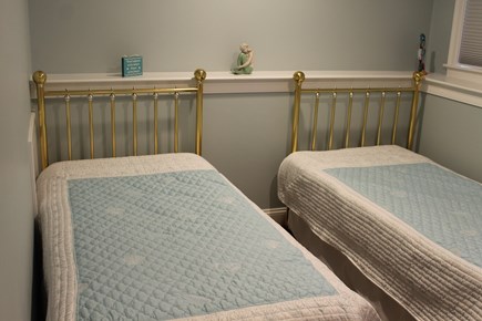 Dennis Port Cape Cod vacation rental - Bedroom downstairs with 2 twin beds