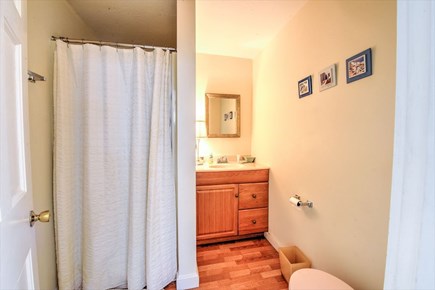 Centerville Cape Cod vacation rental - 3rd full Bath