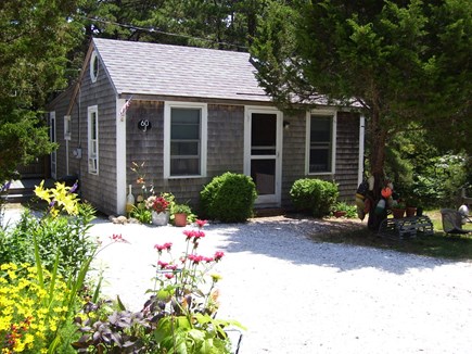 Wellfleet Cape Cod vacation rental - Front View of Cottage, End Unit
