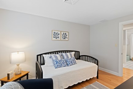 Orleans Cape Cod vacation rental - Day bed