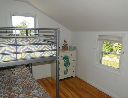 Onset, Buzzards Bay MA vacation rental - Upstairs bunk bed room