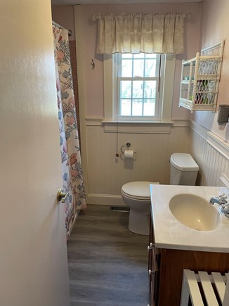 South Yarmouth in Bass River A Cape Cod vacation rental - Full Bathroom