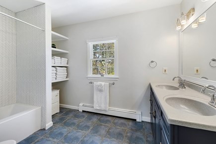 Popponesset, Mashpee Cape Cod vacation rental - Full Bath 2nd floor