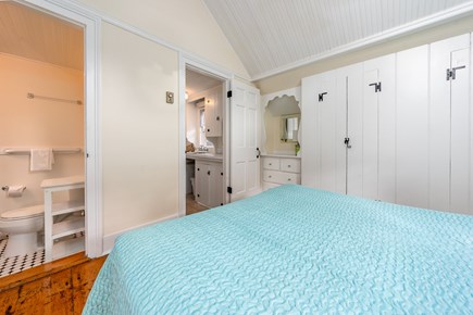 Dennis Port Cape Cod vacation rental - Bath off queen bedroom