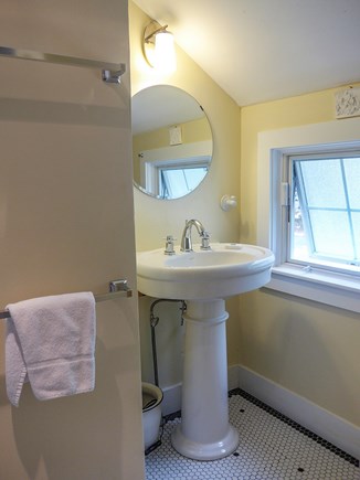 Dennis Port Cape Cod vacation rental - Full updated bath.