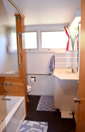 Wellfleet Cape Cod vacation rental - Marble-tiled full bath (main floor)