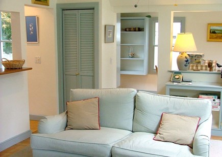 Orleans Cape Cod vacation rental - Living room (1)