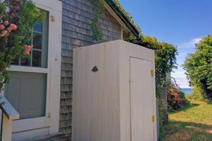 Brewster beachfront  Cape Cod vacation rental - Outdoor shower (with hot water)