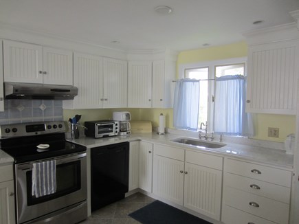 Harwich Port Cape Cod vacation rental - Sunny kitchen - modern appliances