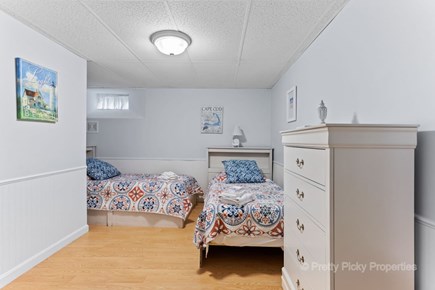Brewster Cape Cod vacation rental - Lower level bedroom with two twin beds