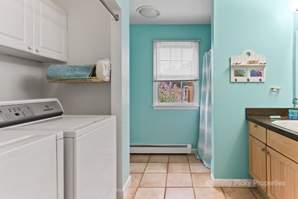 Brewster Cape Cod vacation rental - First floor full bathroom and laundry room