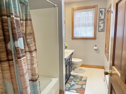 Harwich on Dennis Border Cape Cod vacation rental - Full Bathroom