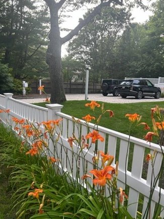 Centerville Cape Cod vacation rental - Front yard with seashell and cobblestone drive