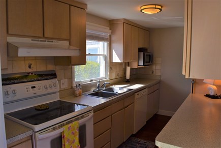 Hyannis, Kalmus Beach Cape Cod vacation rental - Kitchen