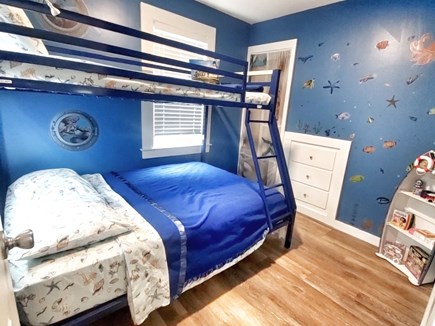 South yarmouth Cape Cod vacation rental - Twin over full fish themed bunk room